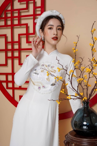 Áo dài cặp đôi màu trắng đơn giản