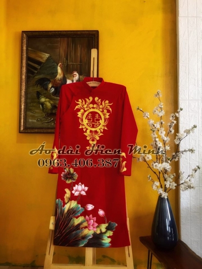 Áo dài cưới truyền thống họa tiết hoa sen