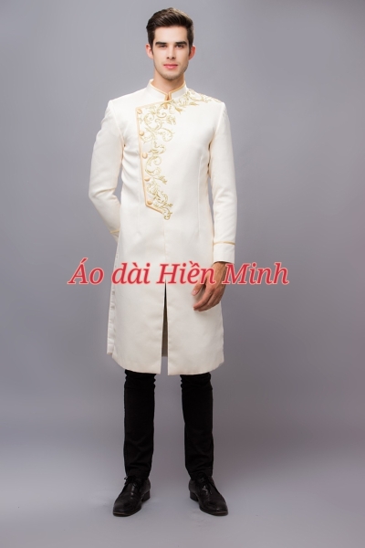 Áo dài nam cách điệu họa tiết thêu tinh tế