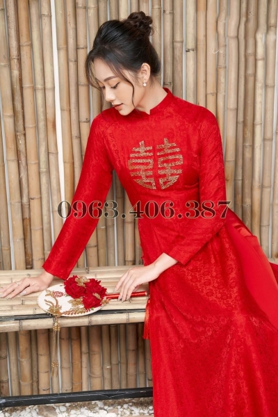 Áo dài cưới cặp đôi màu đỏ họa tiết song hỷ đơn giản, thanh lịch