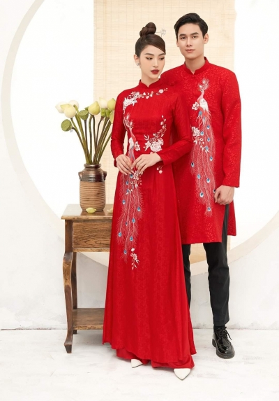 Áo dài cưới đôi nam nữ họa tiết chim công thêu