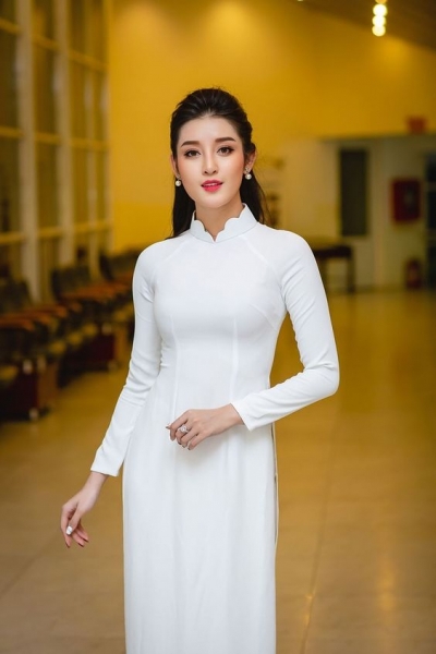 Ao Dai Truyền Thống Mau Trắng